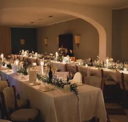 Tavolo allestito con fiori Floricoltura Santa Sofia 10