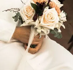 Bouquet da sposa realizzato da Floricoltura Santa Sofia