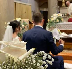 Allestimento chiesa per matrimonio realizzato da Floricoltura Santa Sofia