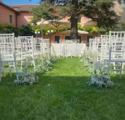Allestimento per matrimonio all'aperto fatto da Floricoltura Santa Sofia di Verona 5