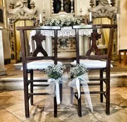 Chiesa allestita per un matrimonio da Floricoltura Santa Sofia 