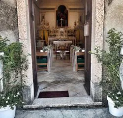 Chiesa allestita per un matrimonio da Floricoltura Santa Sofia 3